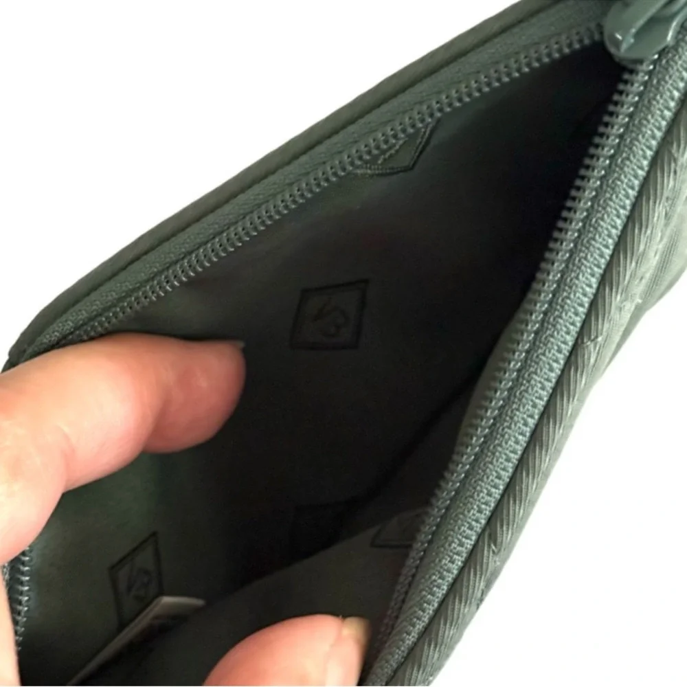 Vera Bradley Slim Card Holder Case Zippered Change Purse Quilted Olive Green